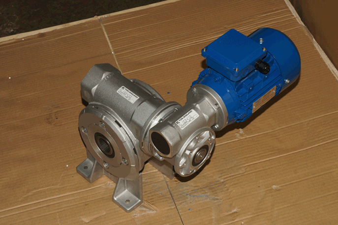 Двухступенчатый червячный мотор-редуктор RT-MRT